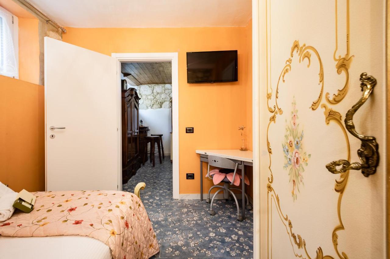Le Stanze Di Villa Angelina - Pet Friendly เวโรนา ภายนอก รูปภาพ